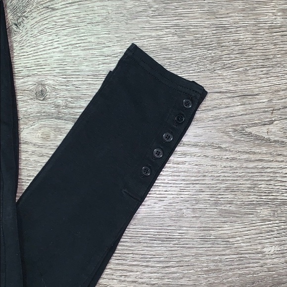No Boundaries Button Leggings - Picture 2 of 5
